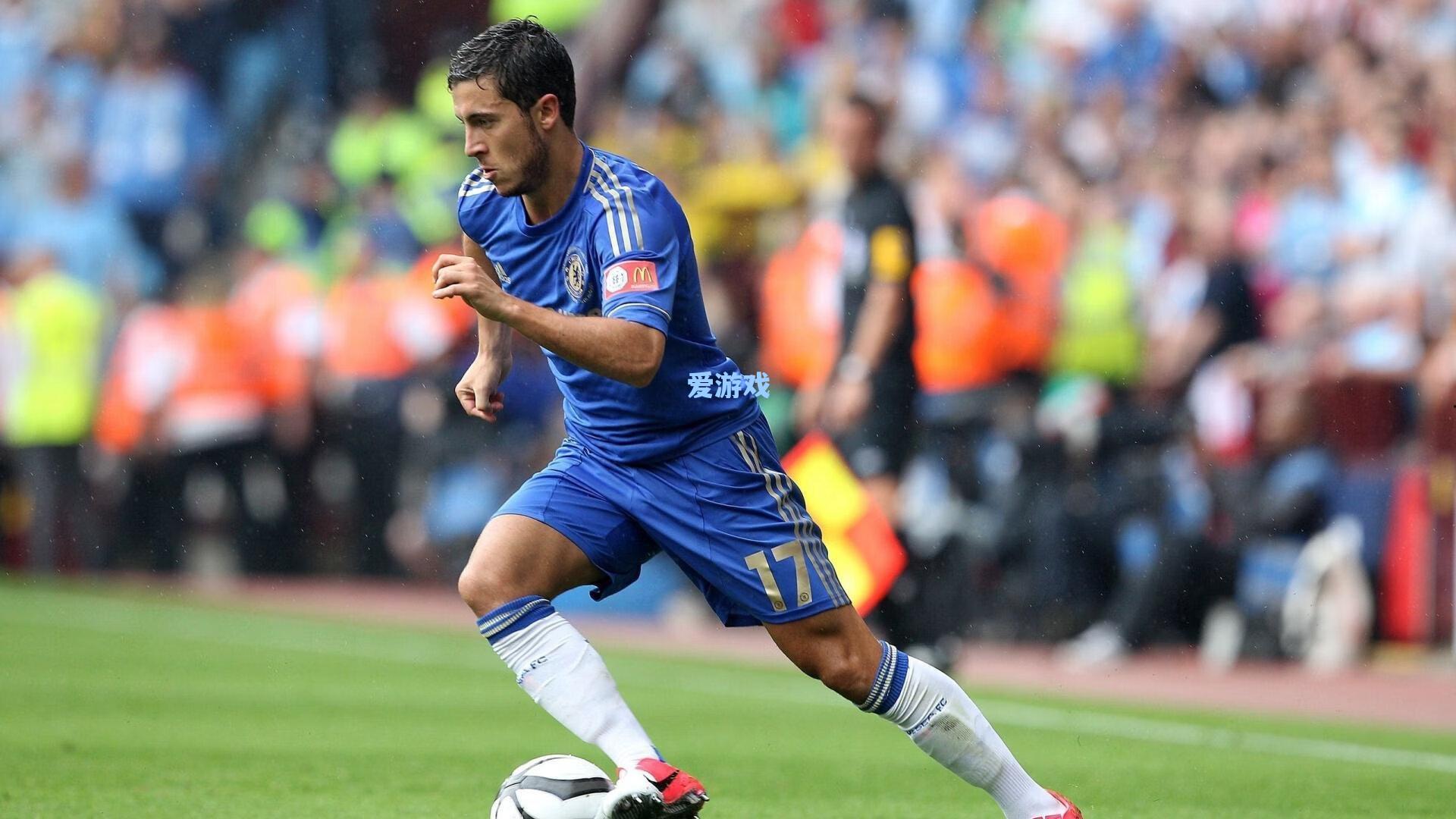 阿隆索被问及泰勒·斯威夫特订婚一事,幽默回应,好啊,恭喜!