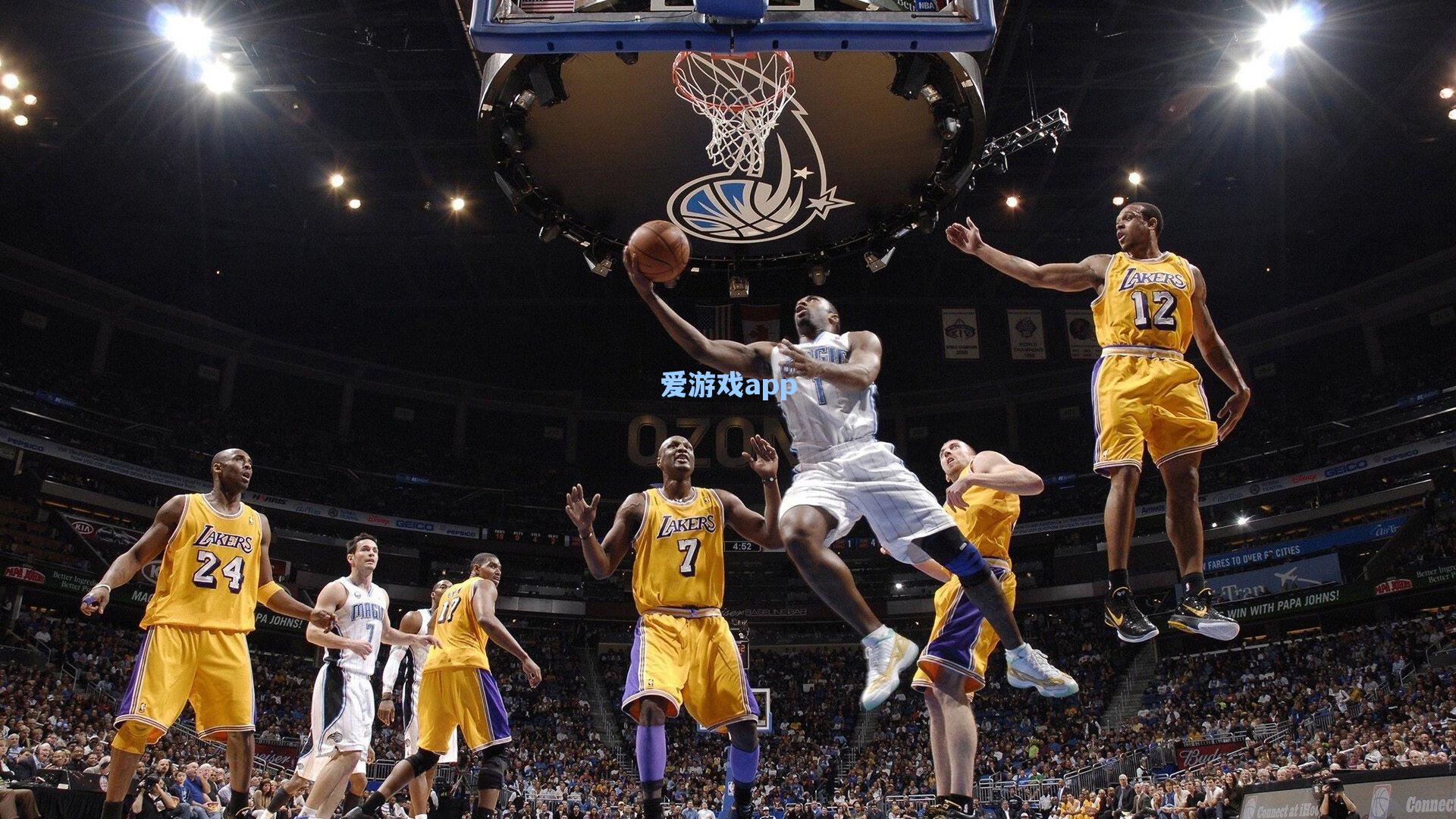 曼晚预测曼联联赛杯首发,谢什科先发,齐尔克泽、奥纳纳回归