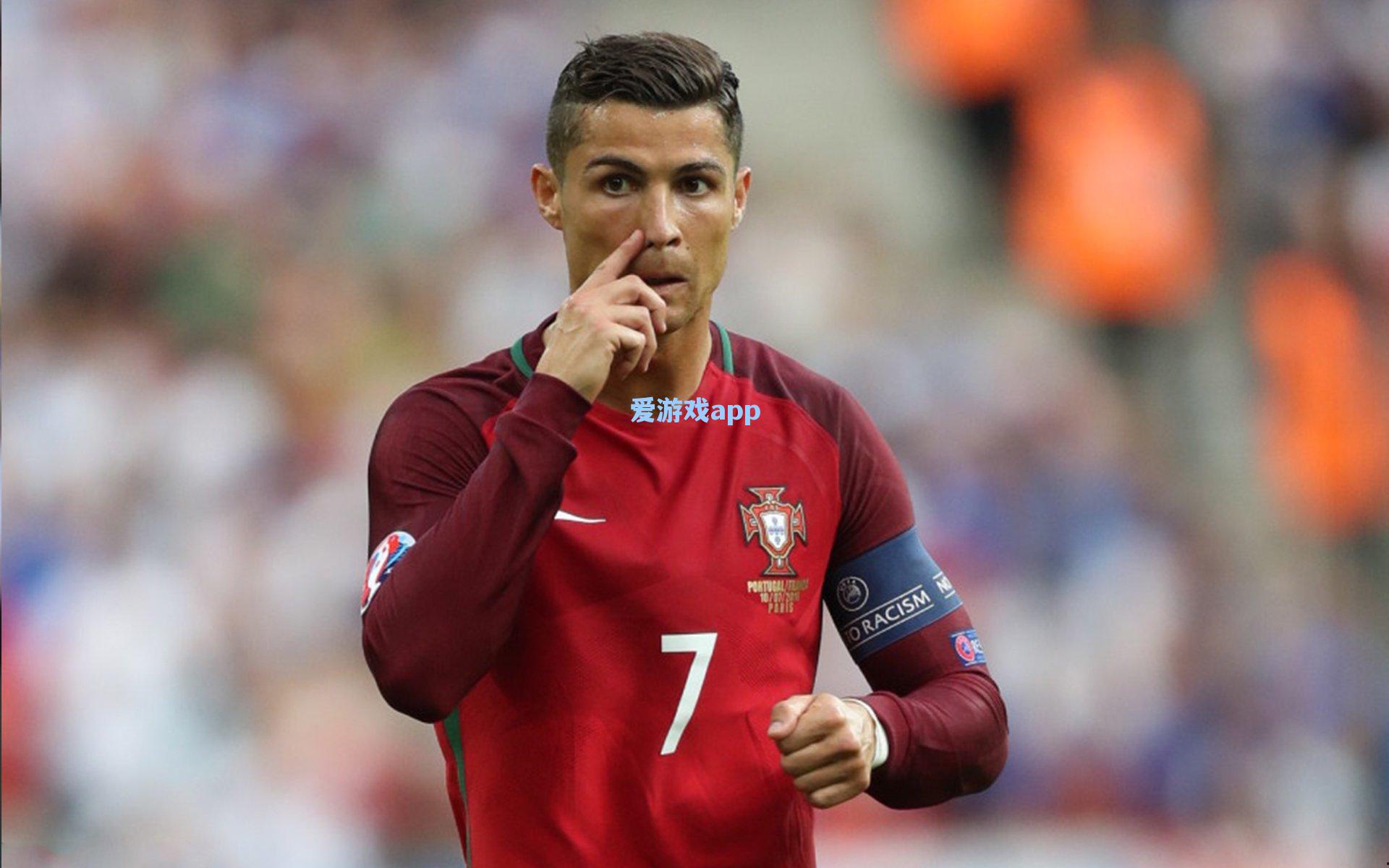 英超焦点战,大马丁染红 阿马德一锤定音 曼联主场力克十人维拉