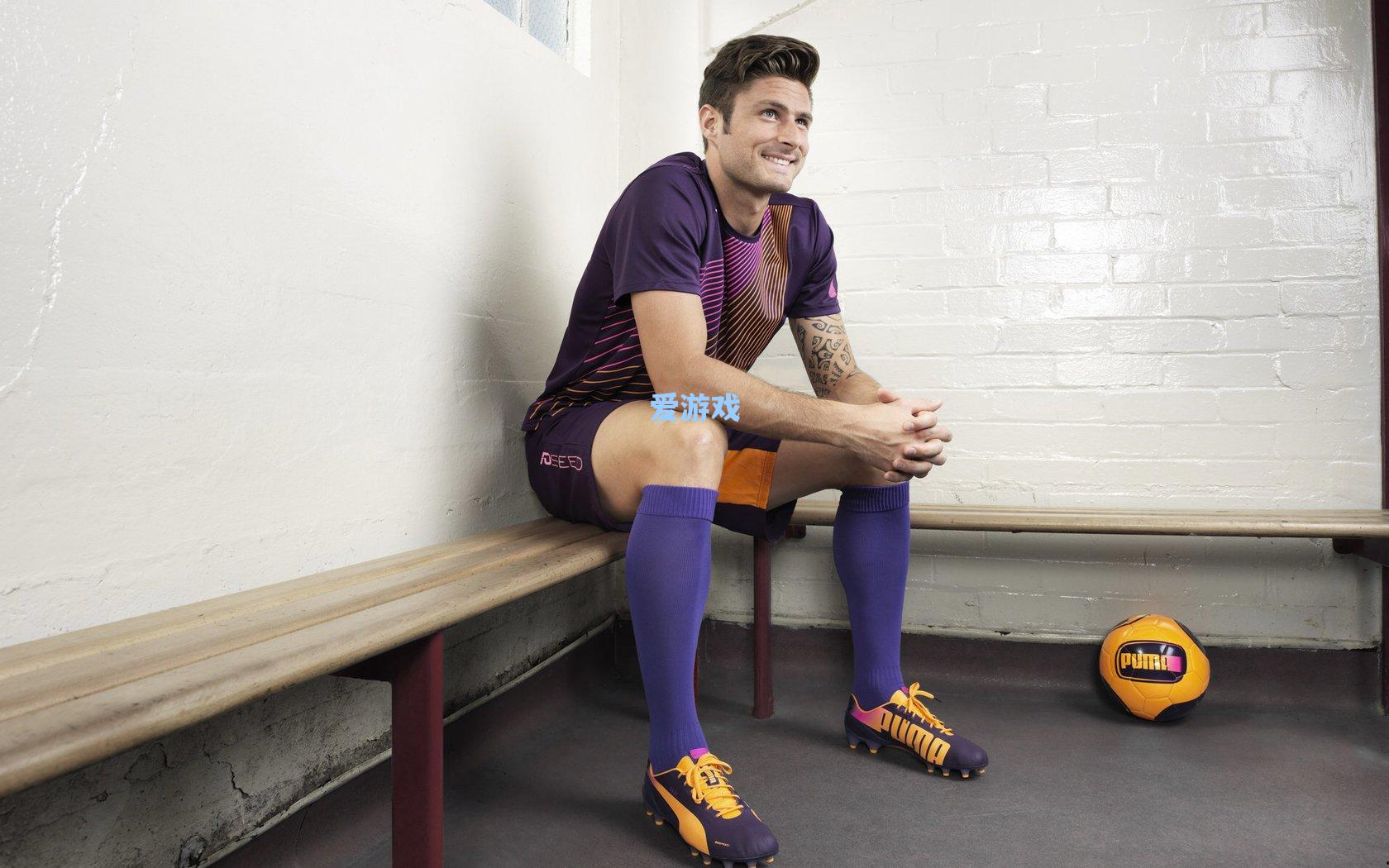 崔康熙力挺杨旭,他很努力,只需一个进球捅破窗户纸