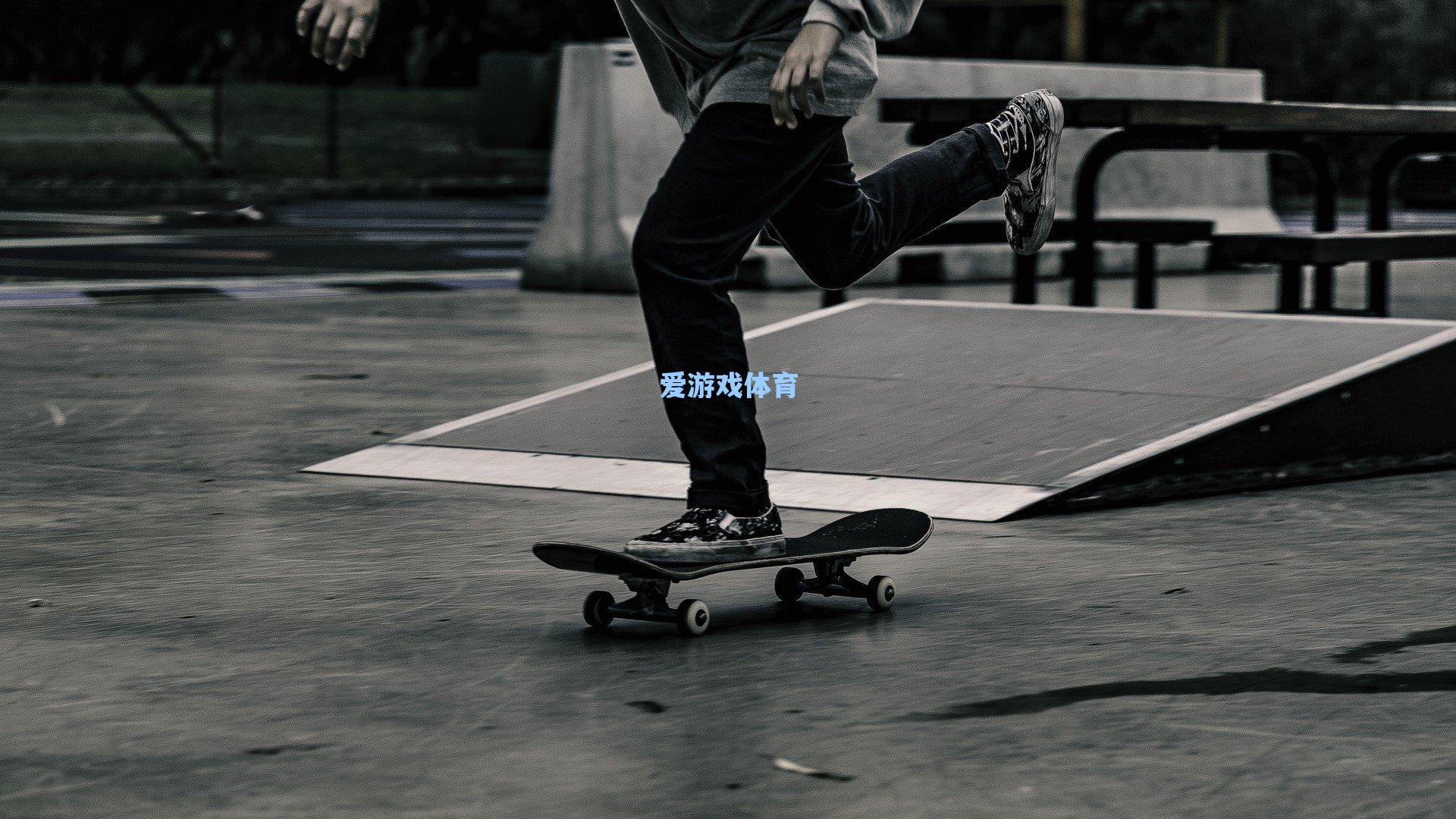 中超财务困局再掀波澜，球员薪资纠纷未解，俱乐部债务迷局待破